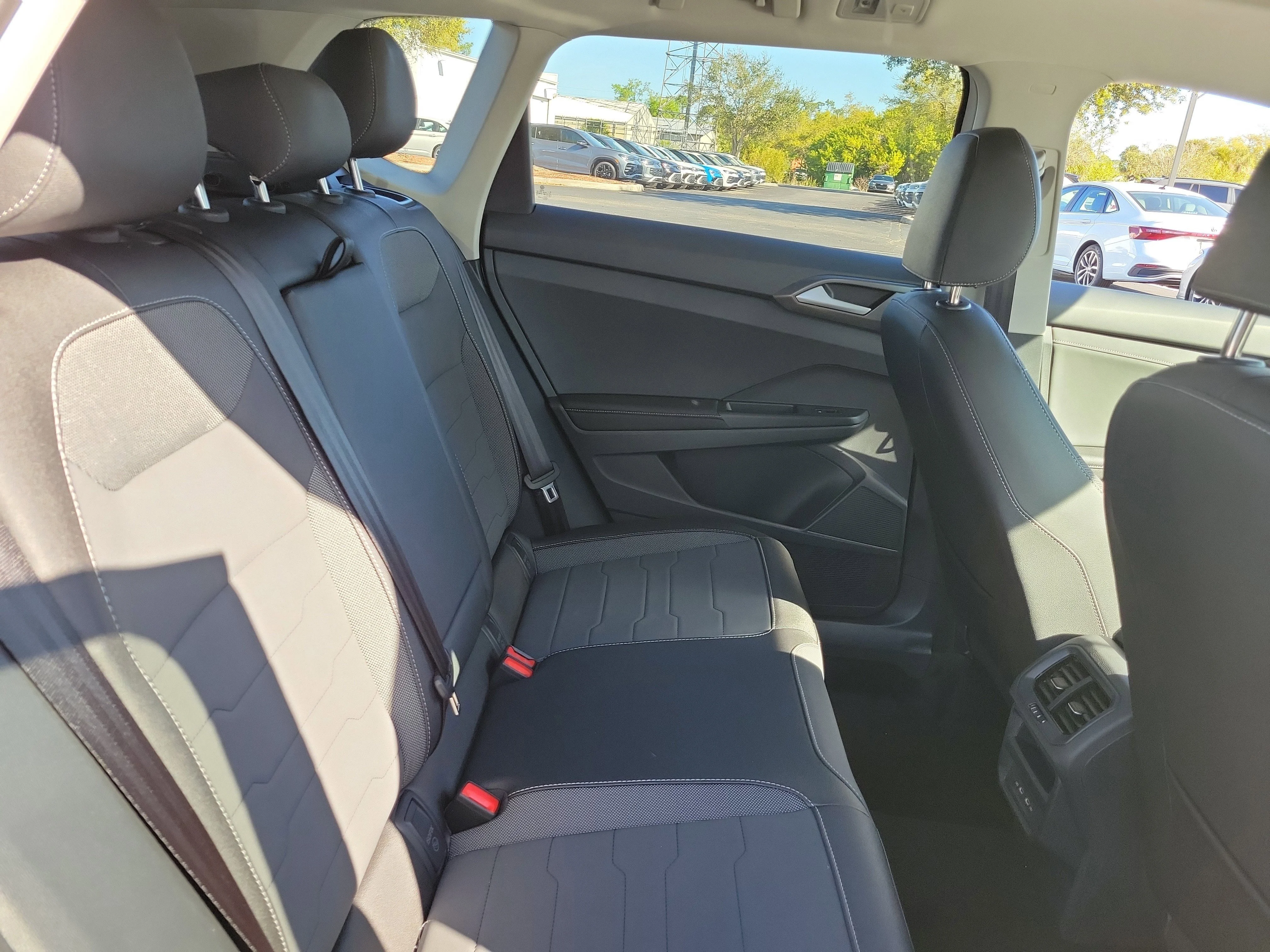 New 2026 White Volkswagen 1.5T SE Black image 10