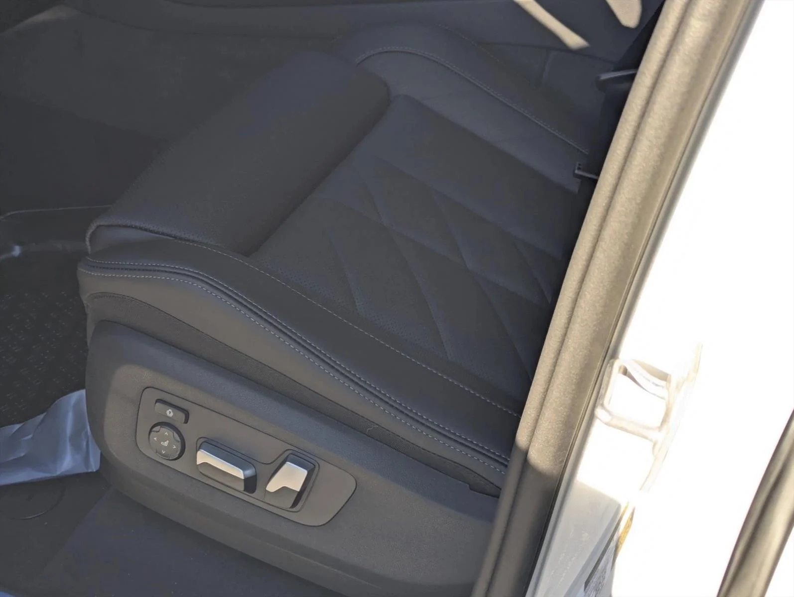 2026 BMW X5 40i - Photo 4