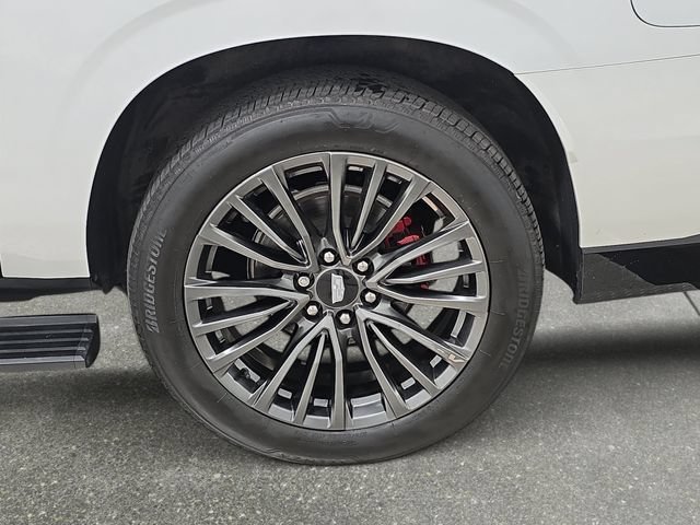Certified Used 2024 Crystal White Tricoat Cadillac V-Series image 30