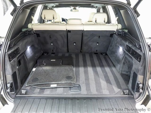 Used 2022 White BMW xDrive40i image 23