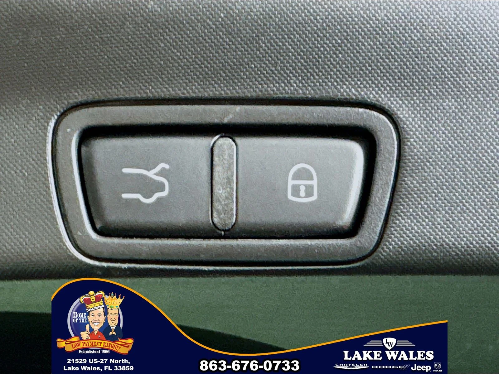 Used 2025  Alfa Romeo  image 28