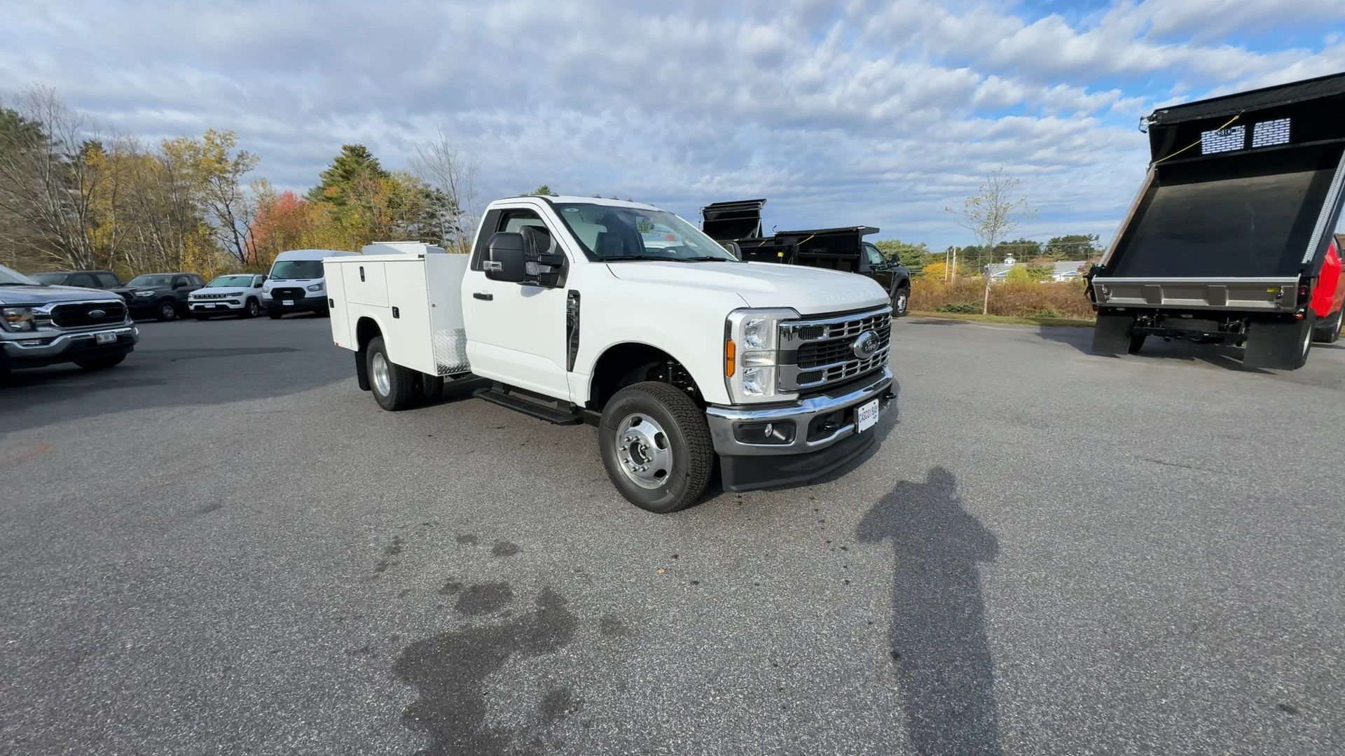 New 2026 Oxford White Ford F-350® XL image 14