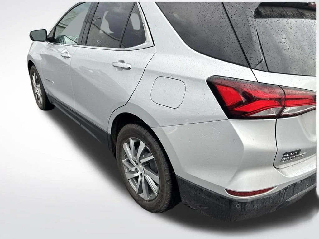 Used 2022 Silver Chevrolet Premier image 6