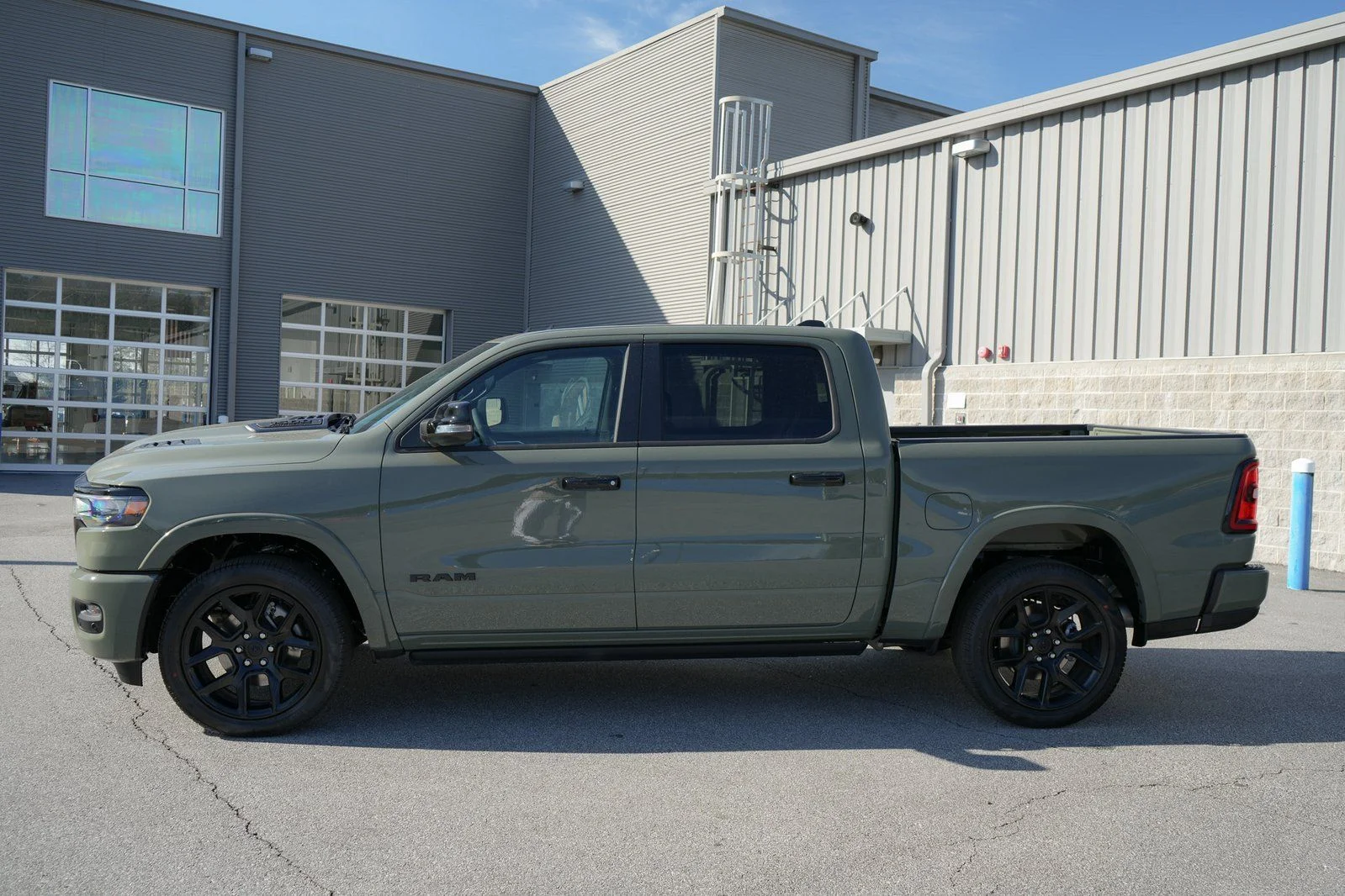 New 2026 Canyon Lake Exterior Paint RAM Laramie image 5
