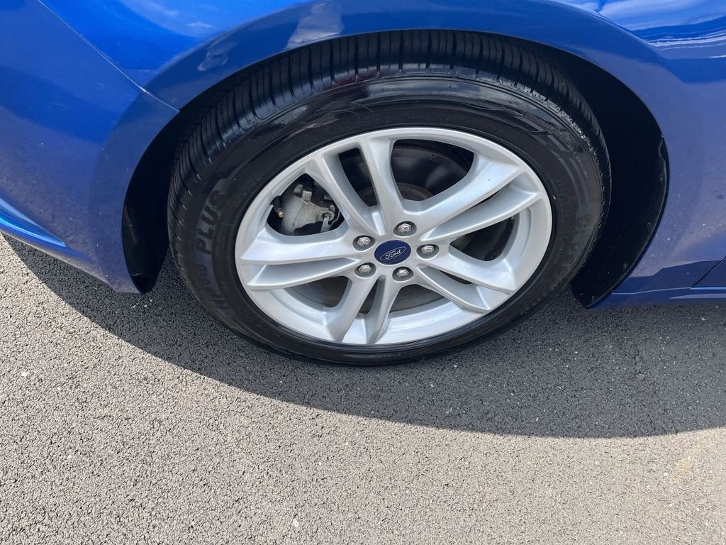 Used 2018 Blue Ford S image 10