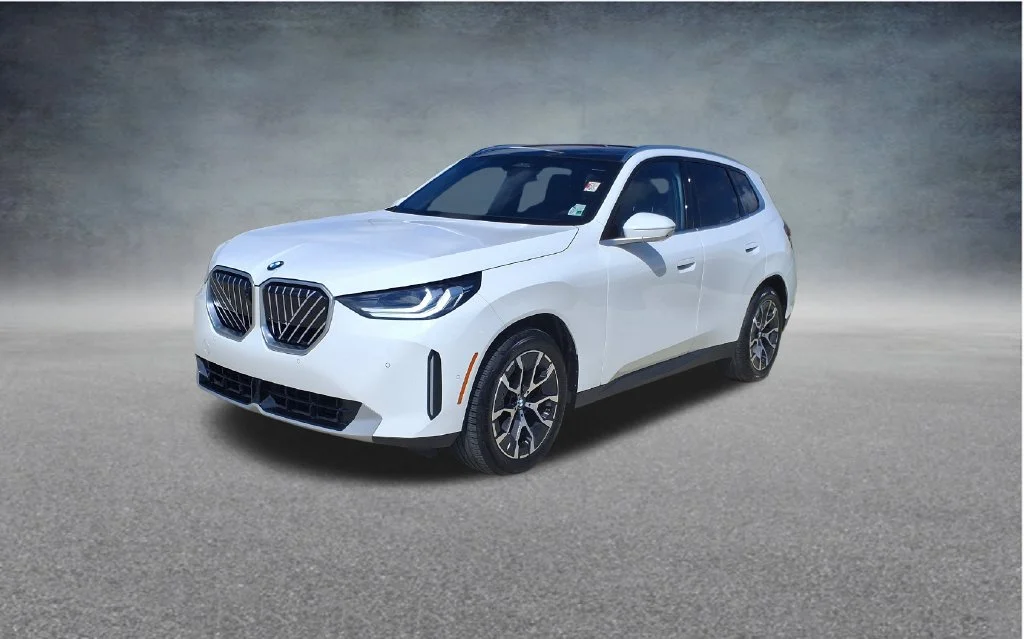 Used 2026 White BMW 30 xDrive image 3