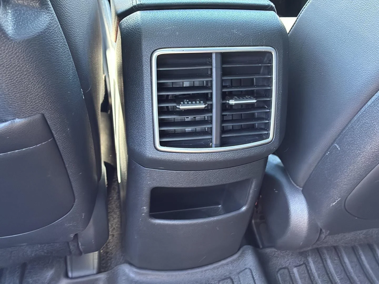 Used 2025 Vesta Blue Kia X-Line Prestige image 24