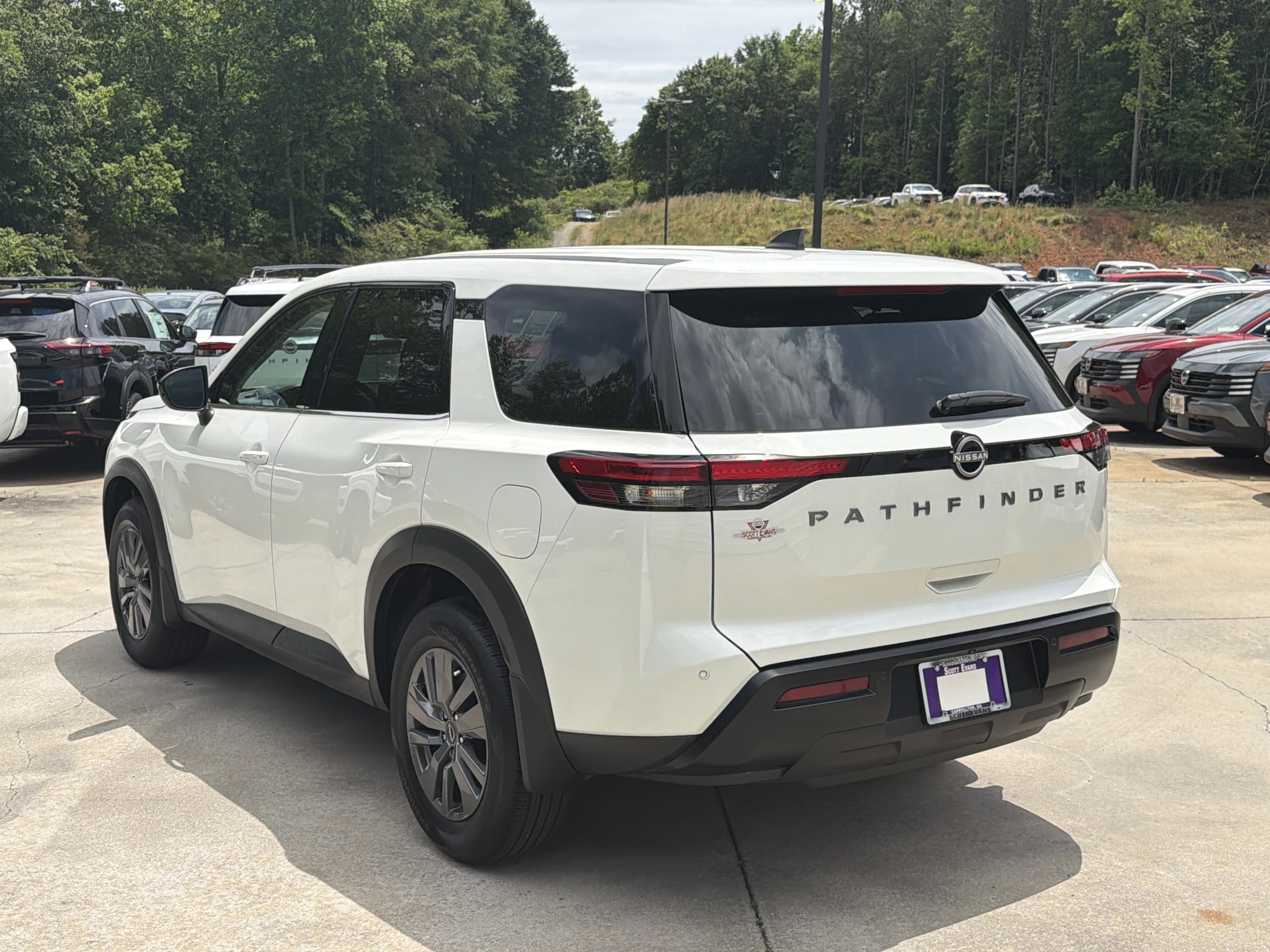 2026 Nissan Pathfinder S - Photo 6