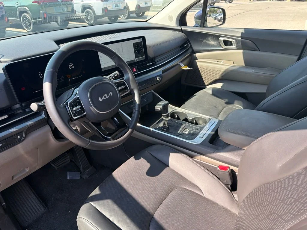 Used 2026 Blue Kia LXS image 4