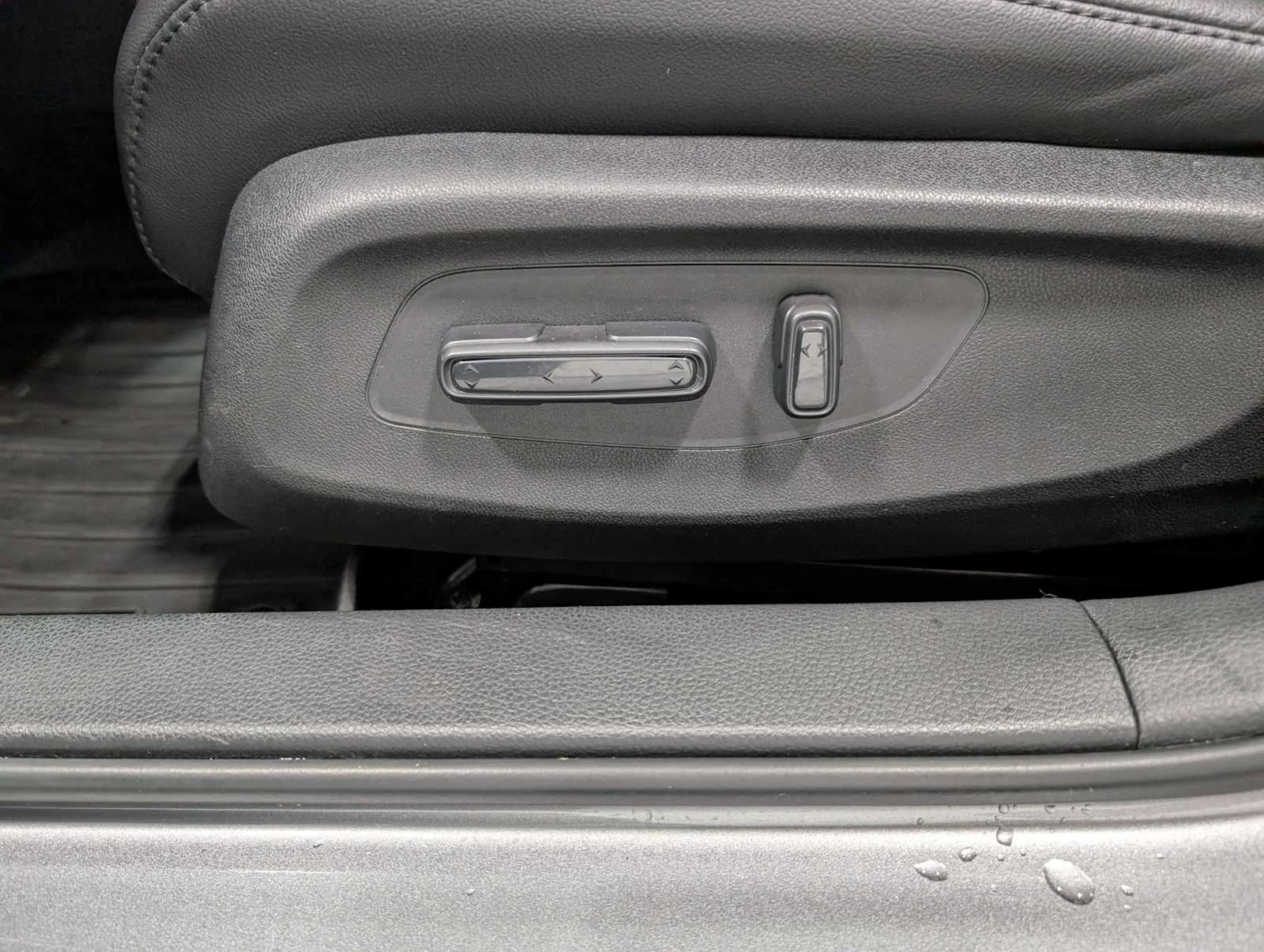 Used 2025 Liquid Carbon Metallic Acura  image 36
