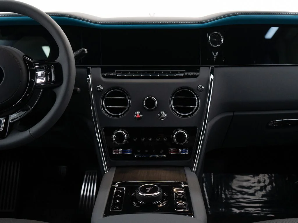 New 2027 Tempest Grey Rolls-Royce  image 38