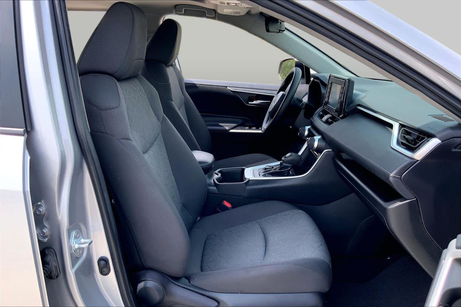 Used 2022 Silver Sky Metallic Toyota Hybrid XLE image 9