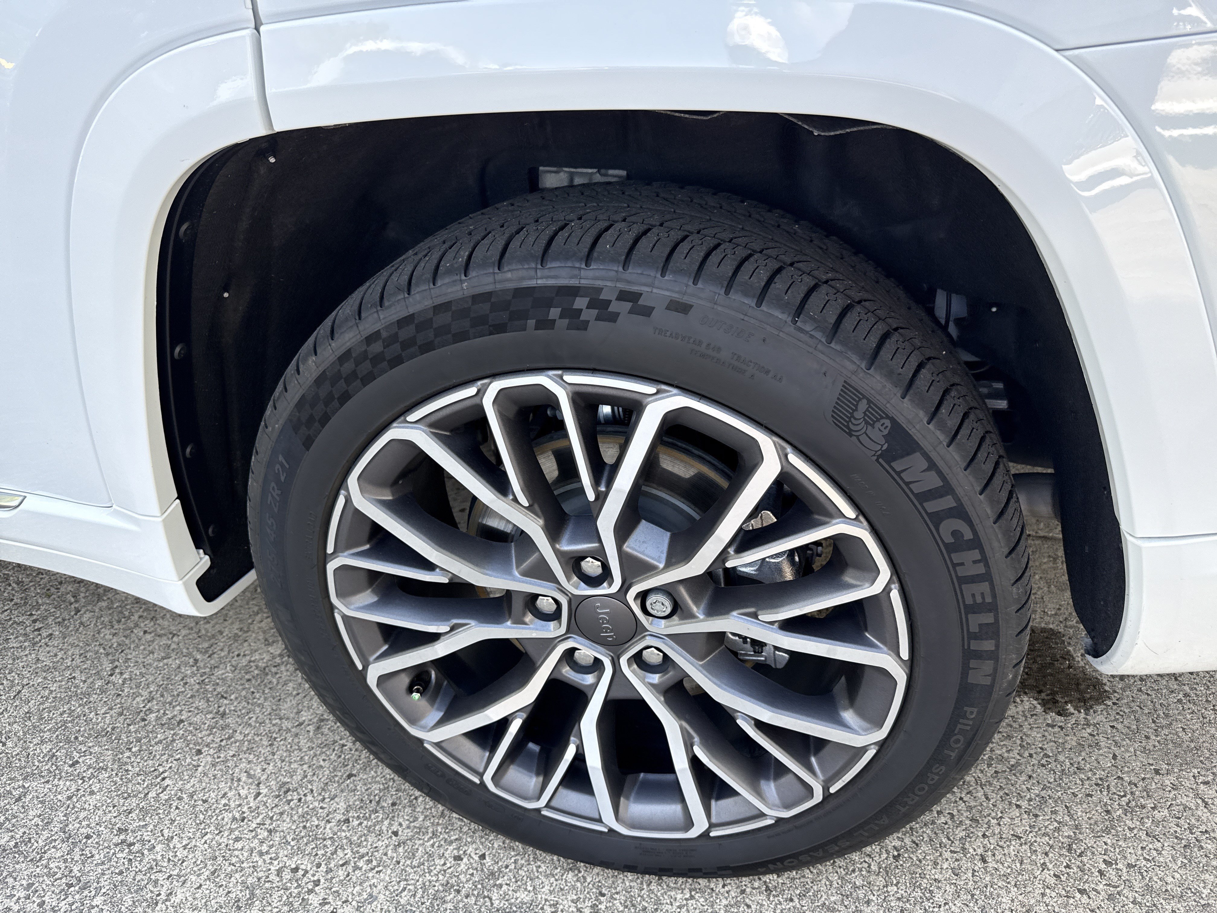 Used 2024 Bright White Clearcoat Jeep Summit Reserve image 19