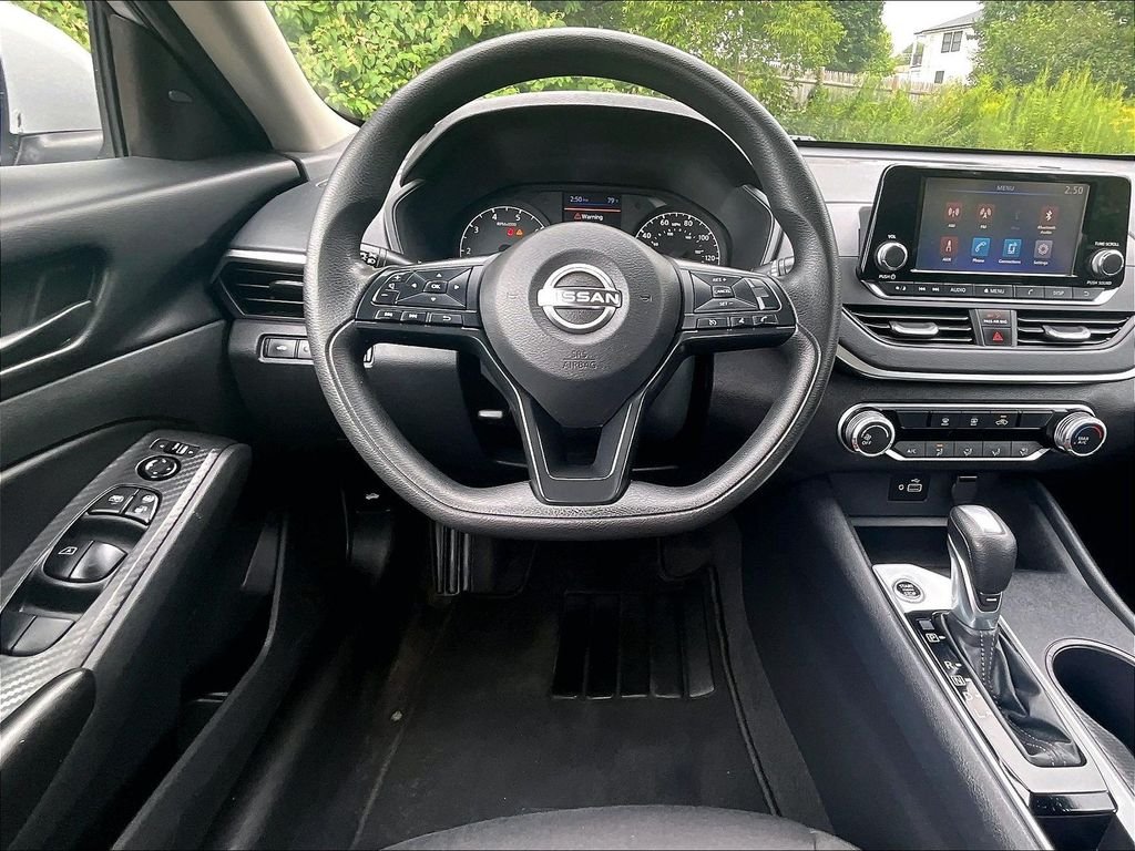 Used 2023 Silver Nissan 2.5 S image 17