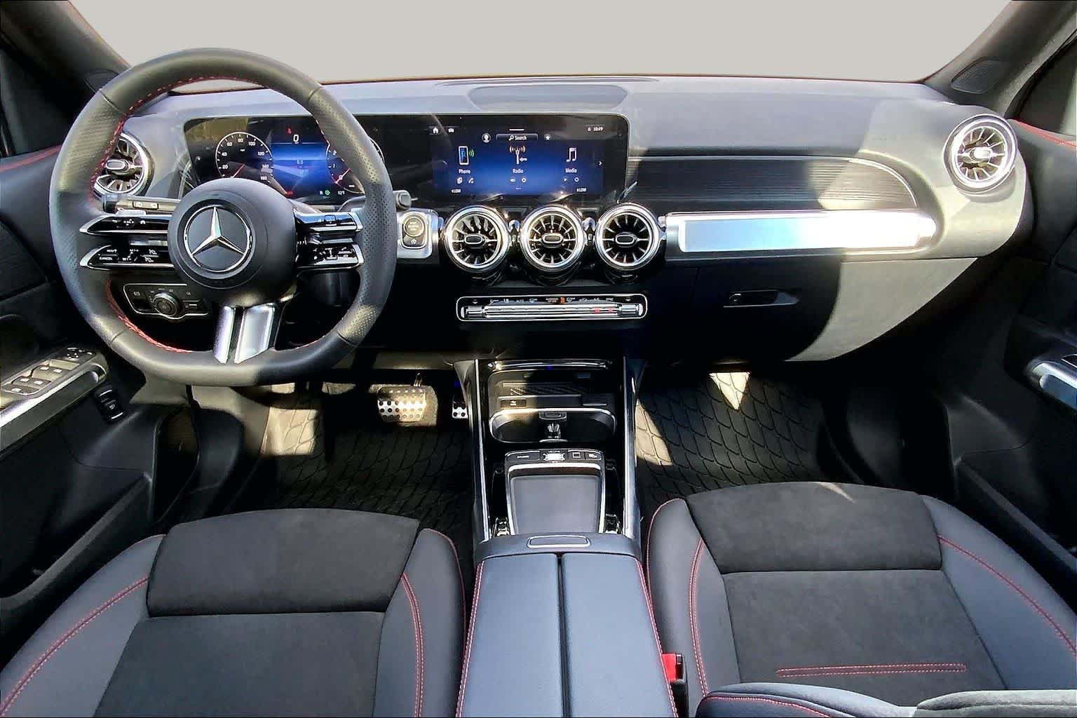 New 2026 Mountain Grey Metallic Mercedes-Benz GLB 250 image 5