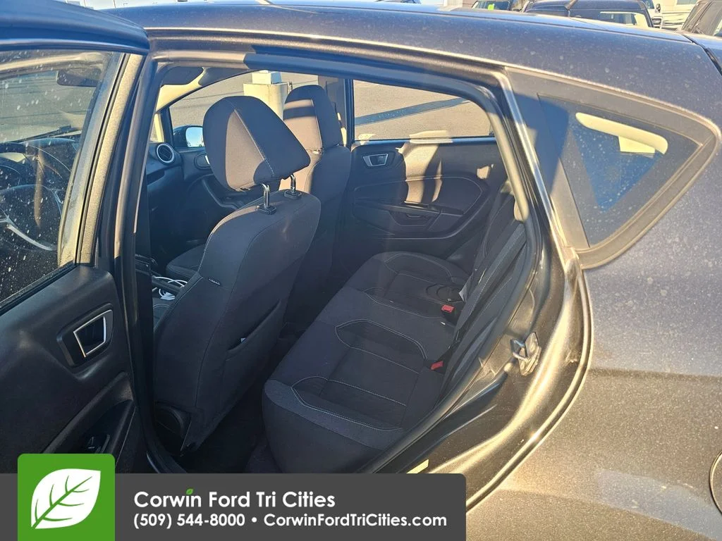Used 2015 Magnetic Ford SE image 7