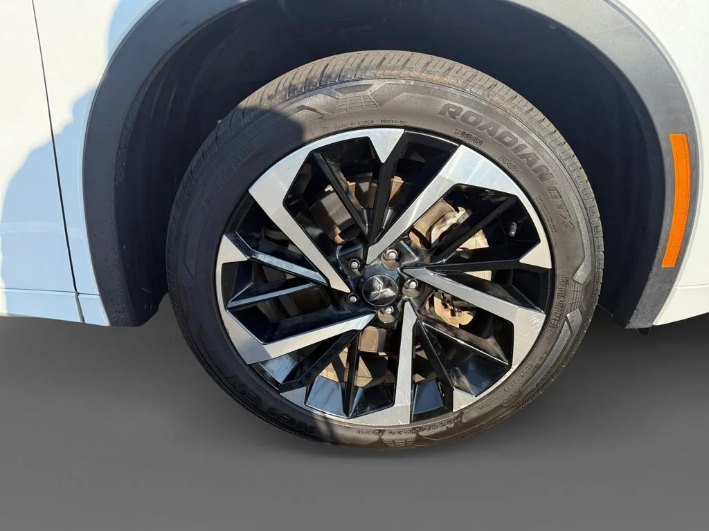 Used 2023  Mitsubishi SEL image 16