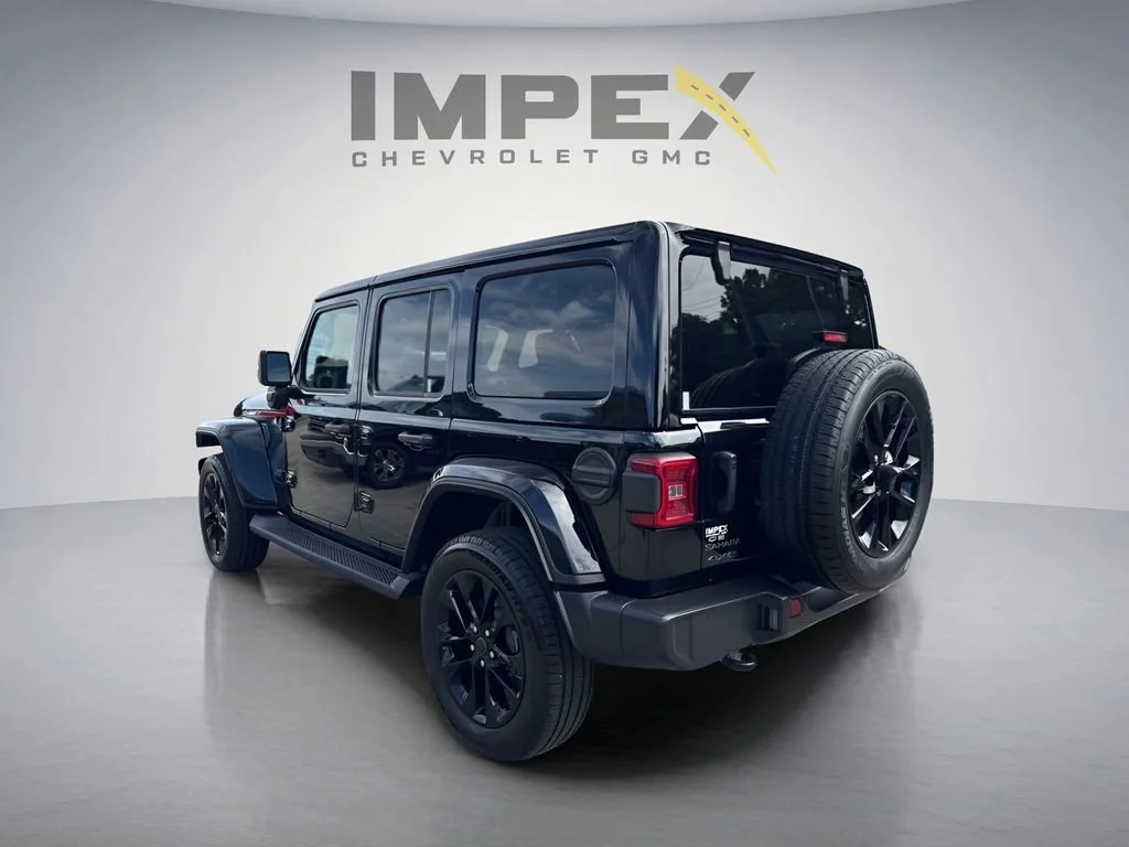 Used 2025 Black Jeep Sahara image 3
