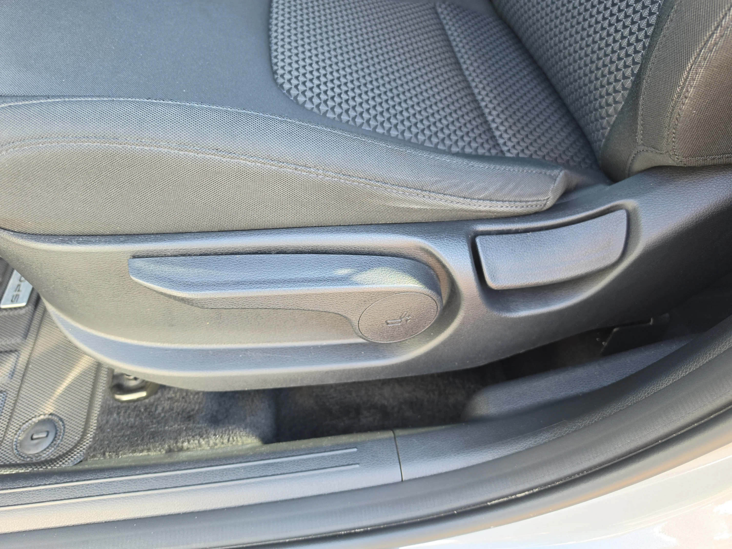 Used 2025 Steel Gray Kia LX image 24