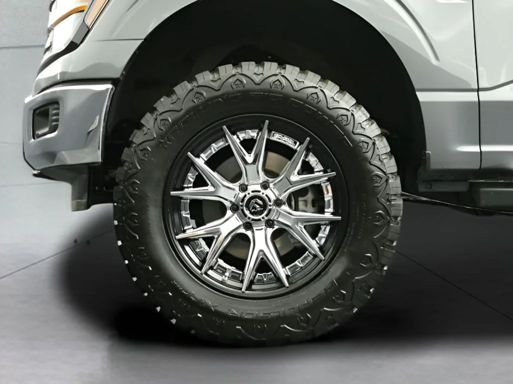 Used 2025 Carbonized Grey Metallic Ford XLT image 24