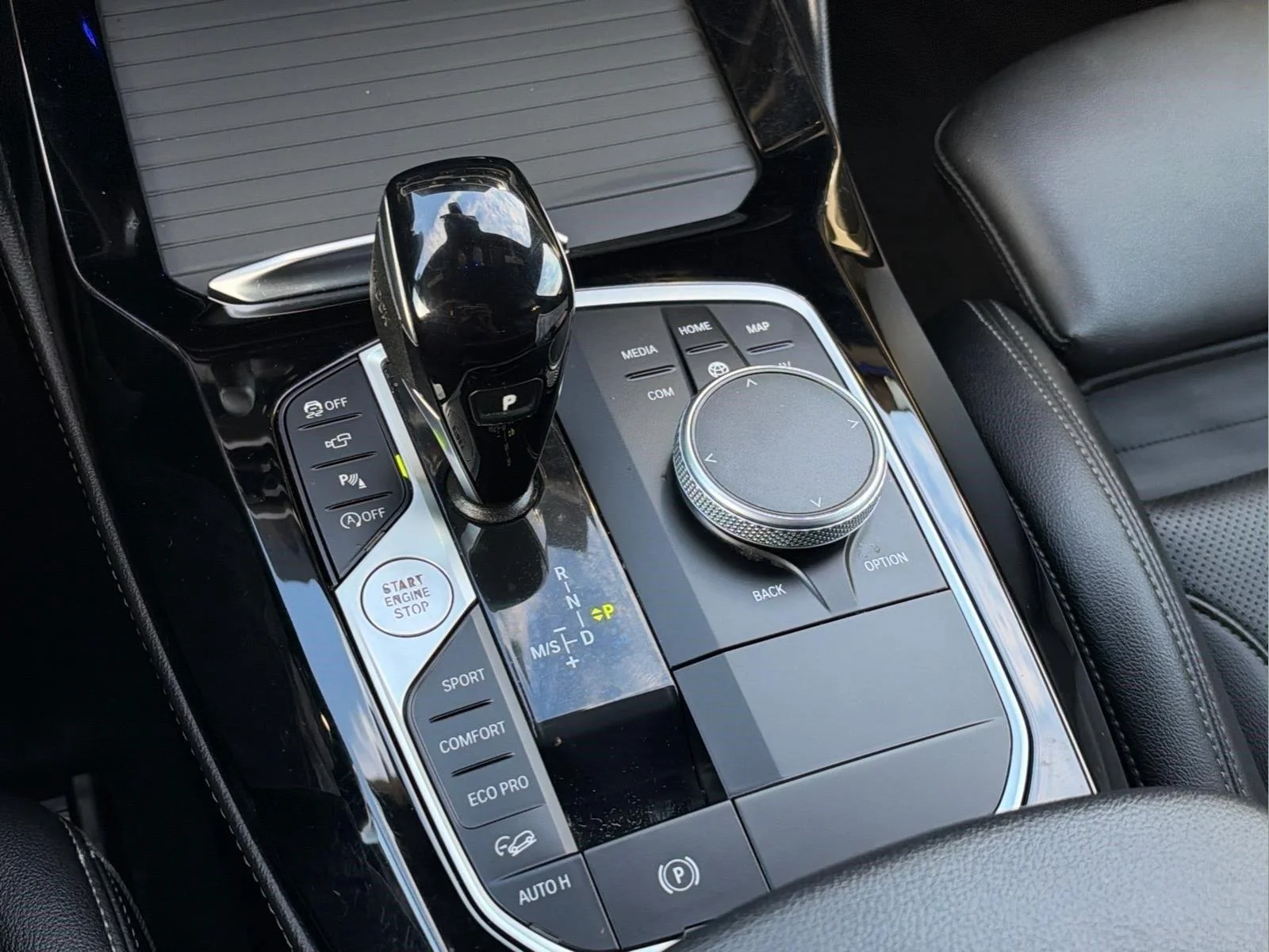 Used 2024 Dark Graphite Metallic BMW xDrive30i image 31
