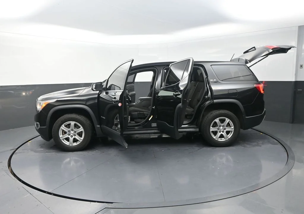 Used 2019 Black GMC SLE-1 image 35