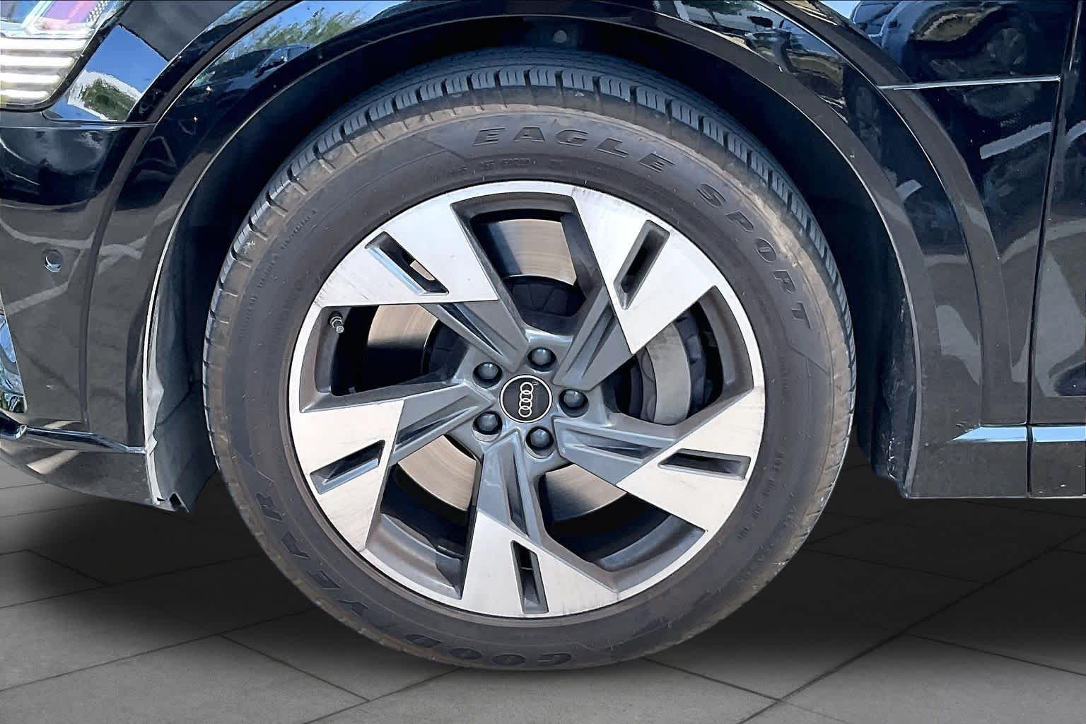 Used 2022 Brilliant Black Audi Premium Plus image 10