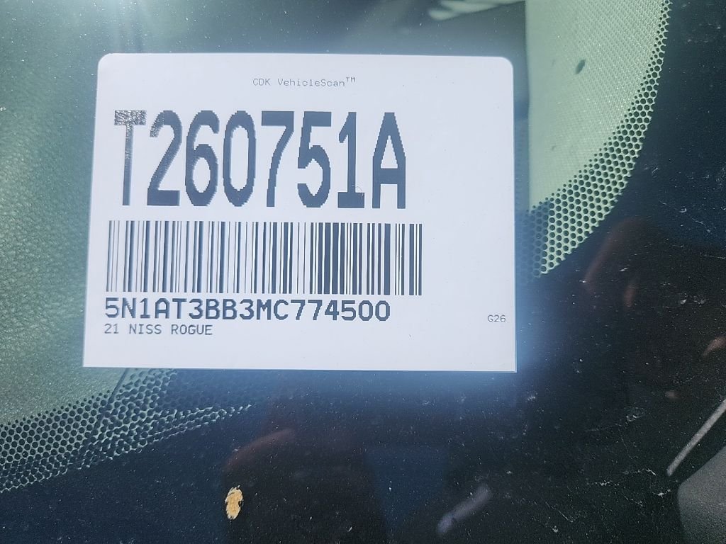 Used 2021 Gray Nissan SV image 4
