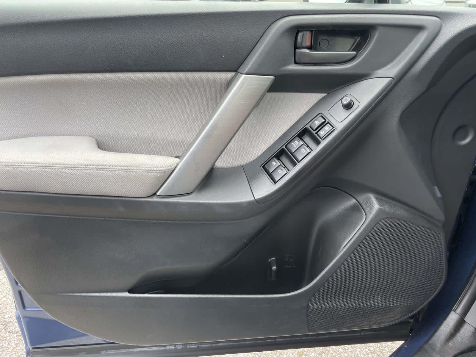 Used 2014 Marine Blue Pearl Subaru 2.5i Premium image 27