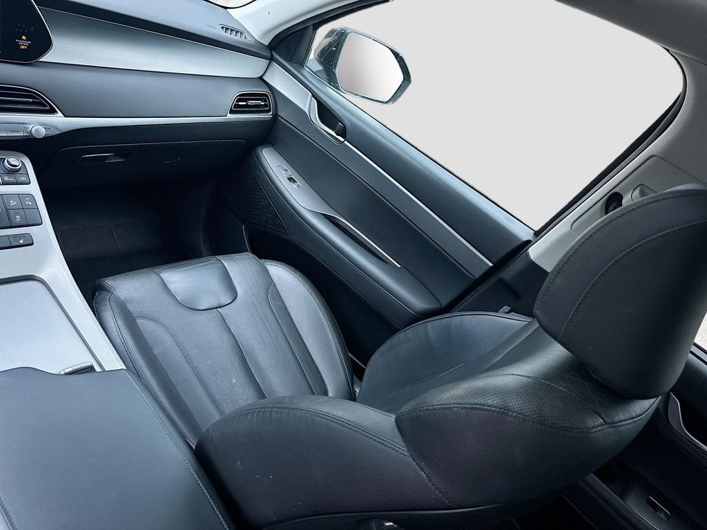 Used 2022 Black Hyundai SEL image 26