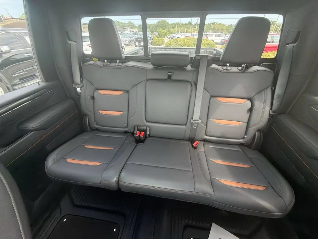2025 GMC Sierra 2500HD AT4 - Photo 15