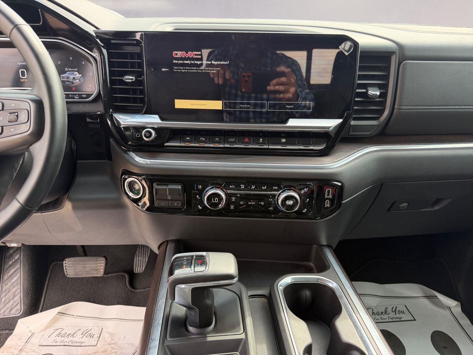 2024 GMC Sierra 1500 SLT - Photo 11