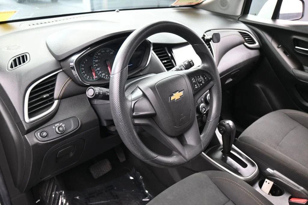 Used 2017 Silver Ice Metallic Chevrolet LS image 10