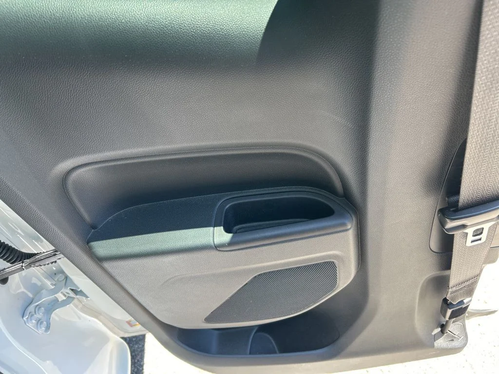 Used 2020 White Chevrolet Z71 image 25