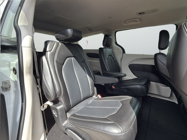 Used 2024 White Chrysler Touring L image 11