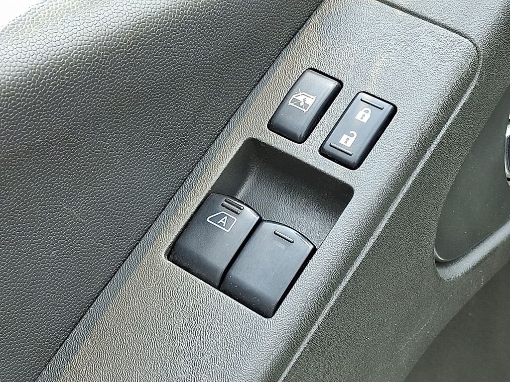 Used 2019 Silver Nissan SV image 14