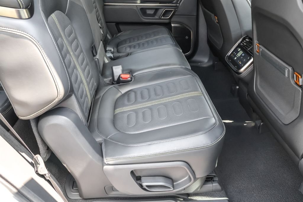 Used 2024  Rivian Adventure Dual Motor Max Pack image 34