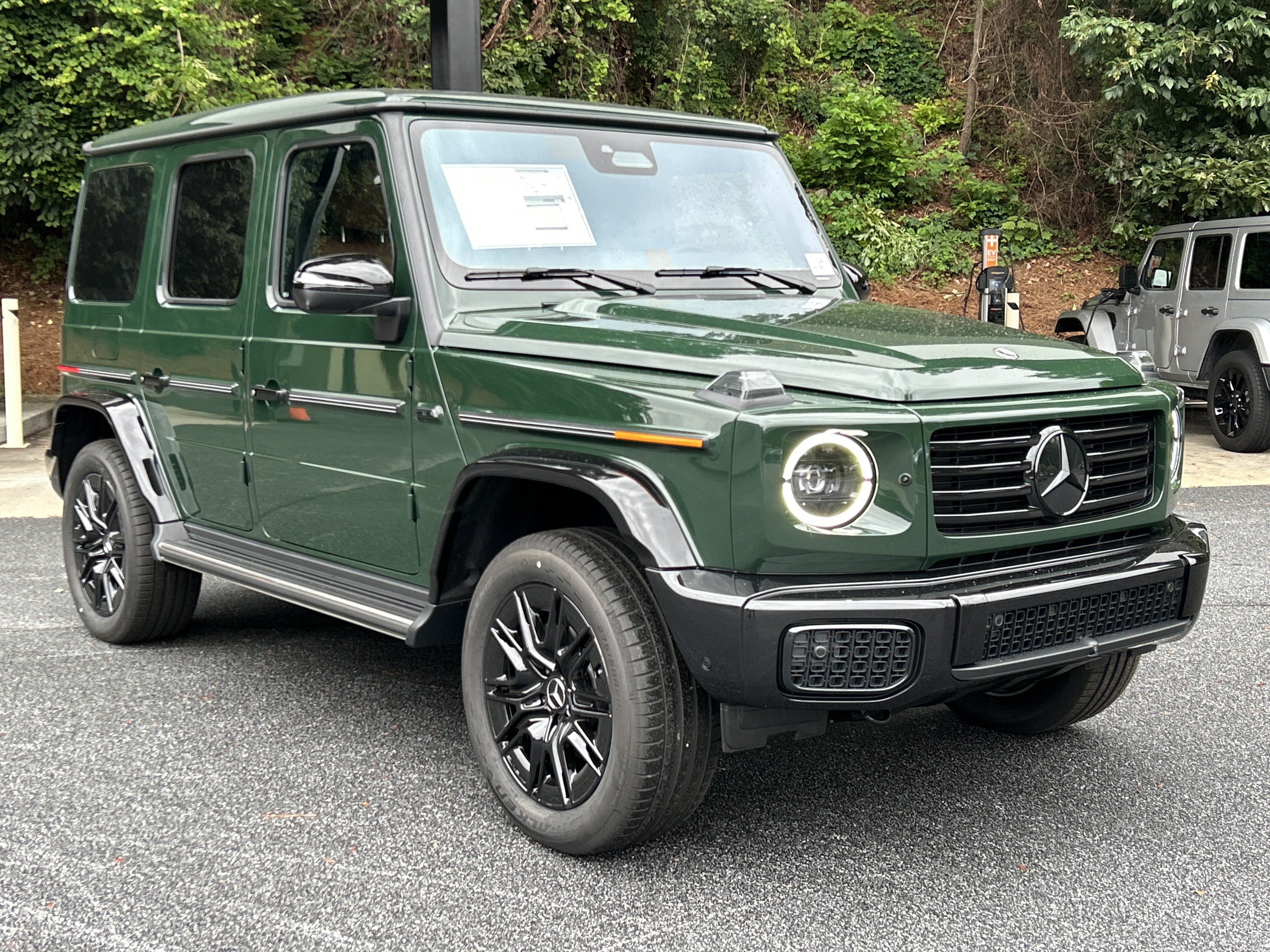New 2026 MANUFAKTUR Deep Green Non-Metallic Mercedes-Benz G 580e SUV image 4