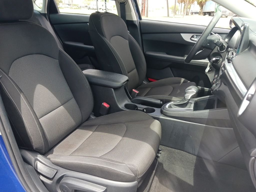 2024 Kia Forte LXS - Photo 16