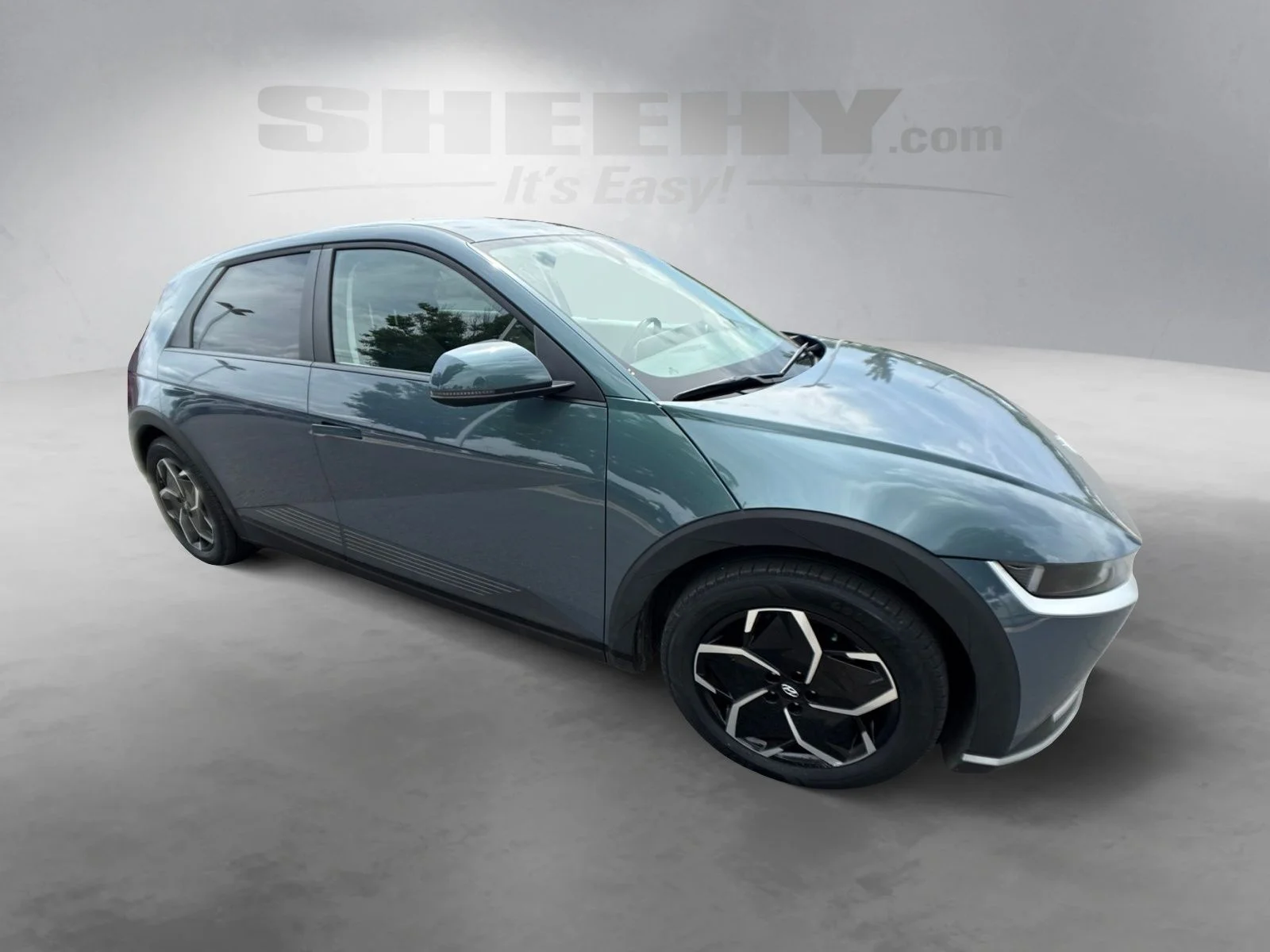 Used 2024 Green Hyundai SEL image 2