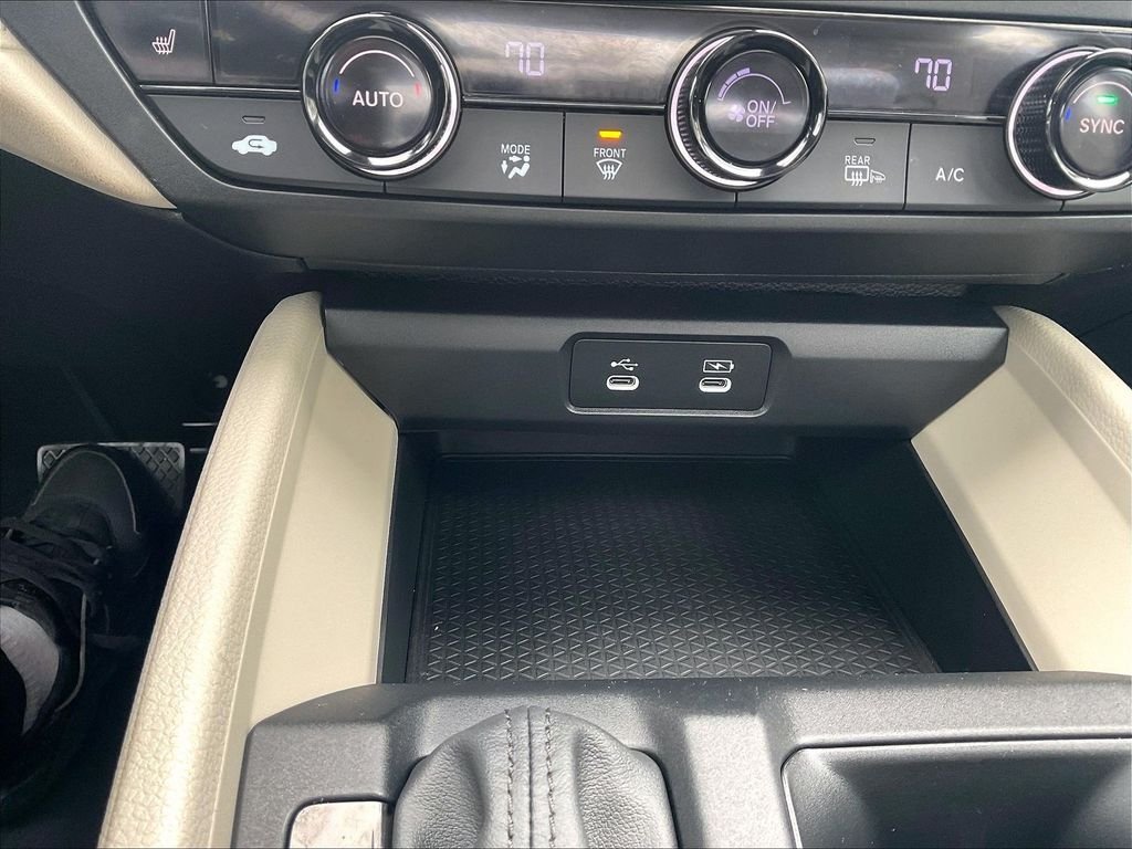 Used 2023 White Honda EX image 26