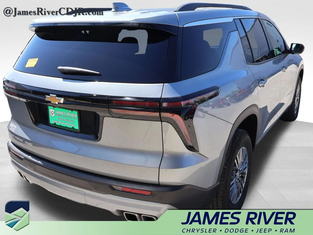 Used 2026 Gray Chevrolet LT image 5
