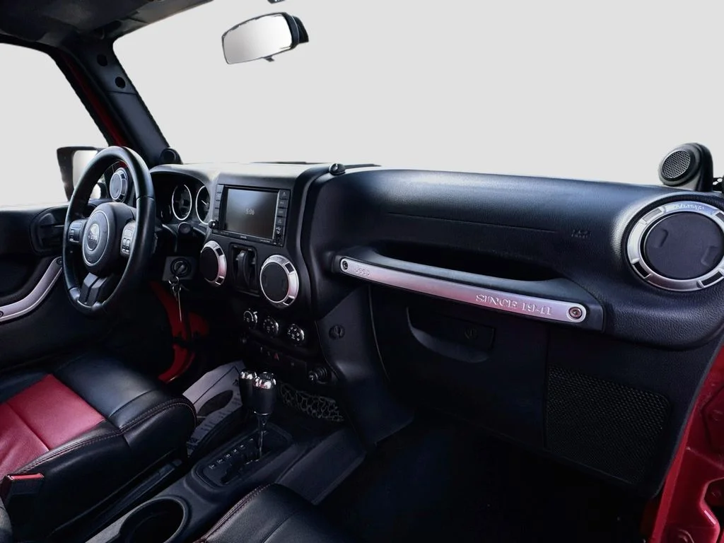 Used 2011 Red Jeep Sahara image 32