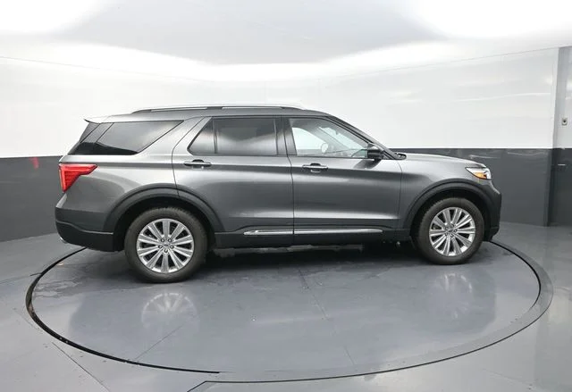 Used 2023 Gray Ford Limited image 9
