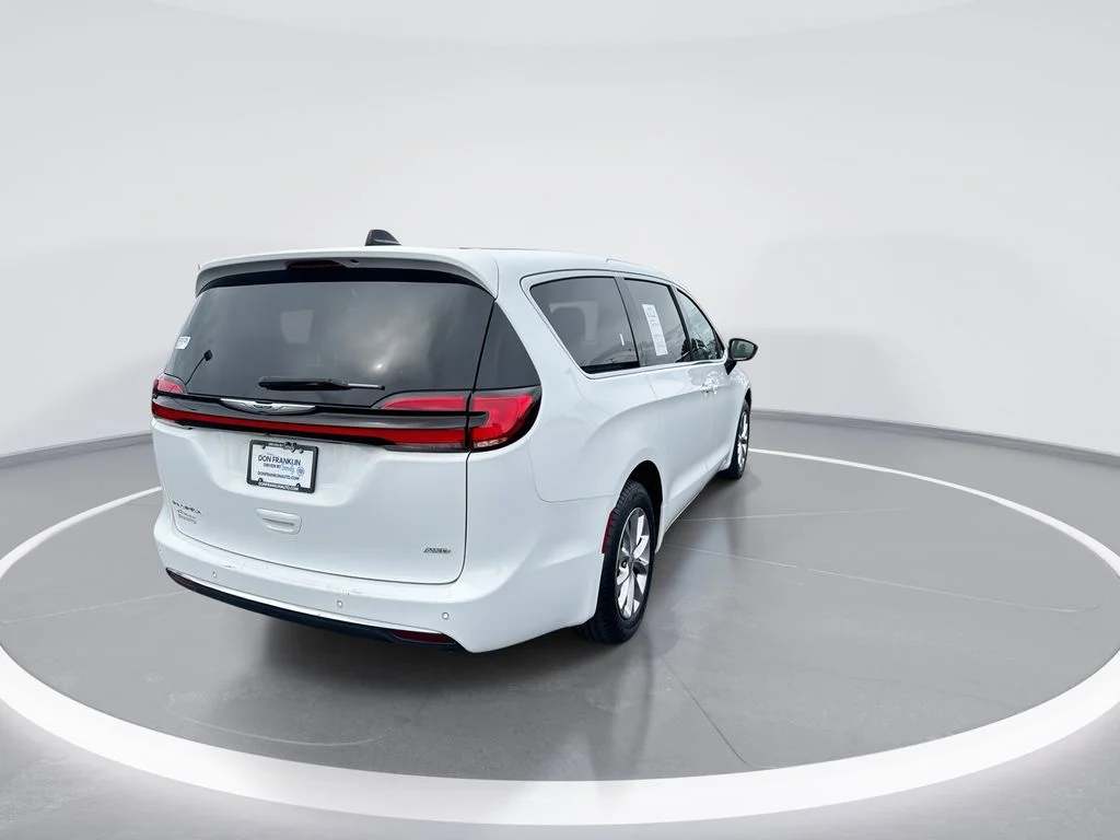 Used 2024 White Chrysler Touring L image 8