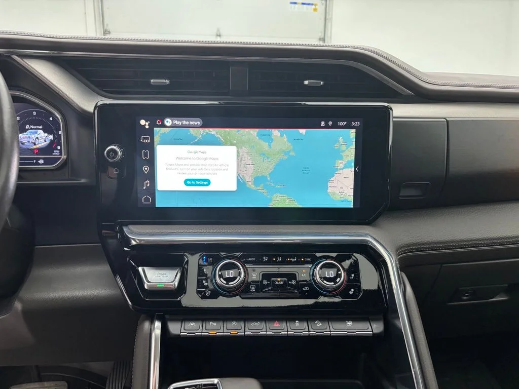 Used 2023 Silver GMC Denali image 27