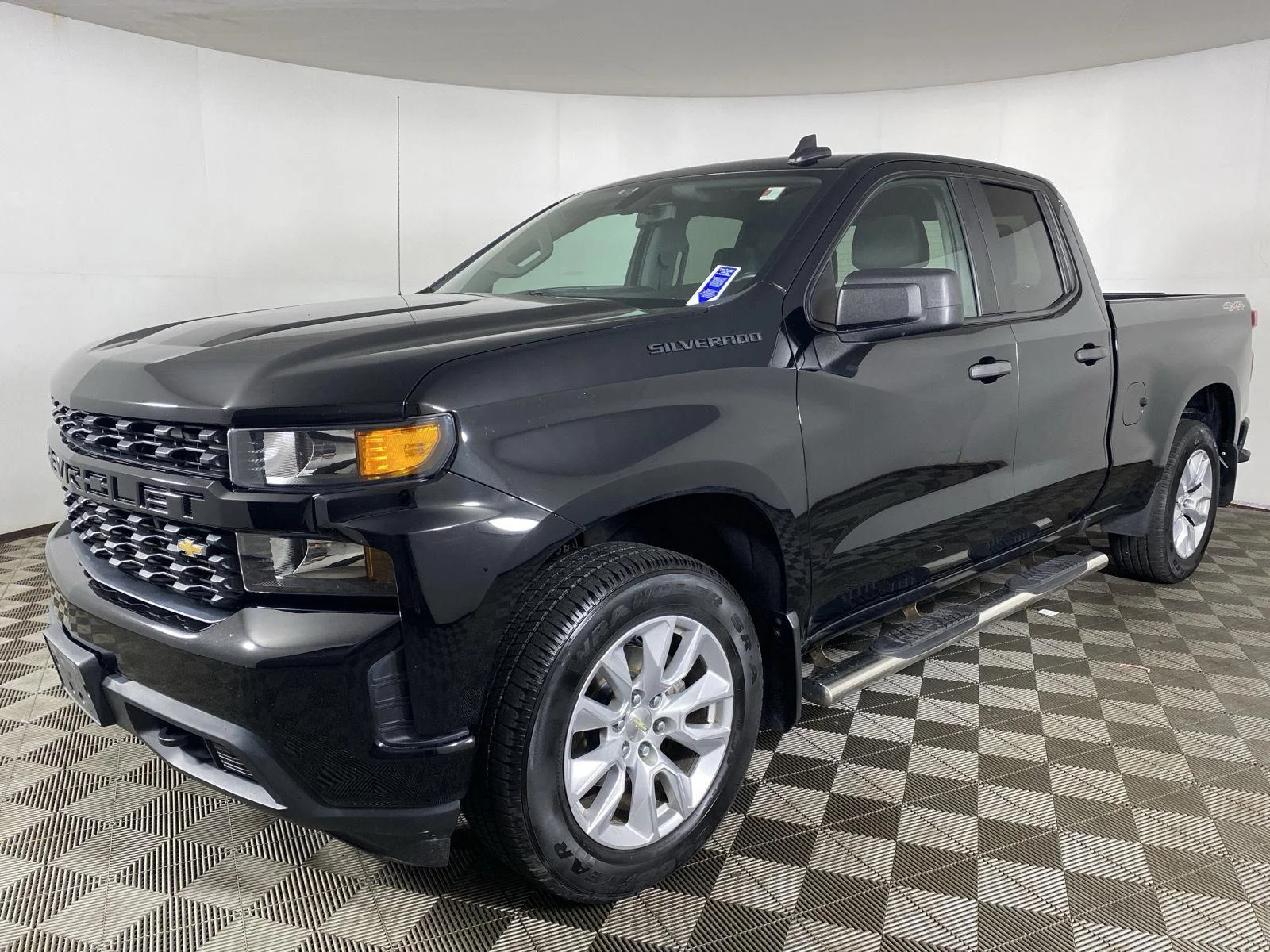 Used 2019 Black Chevrolet Custom image 3
