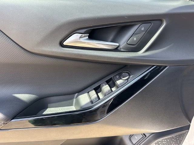 Used 2025 White Chevrolet LT image 44