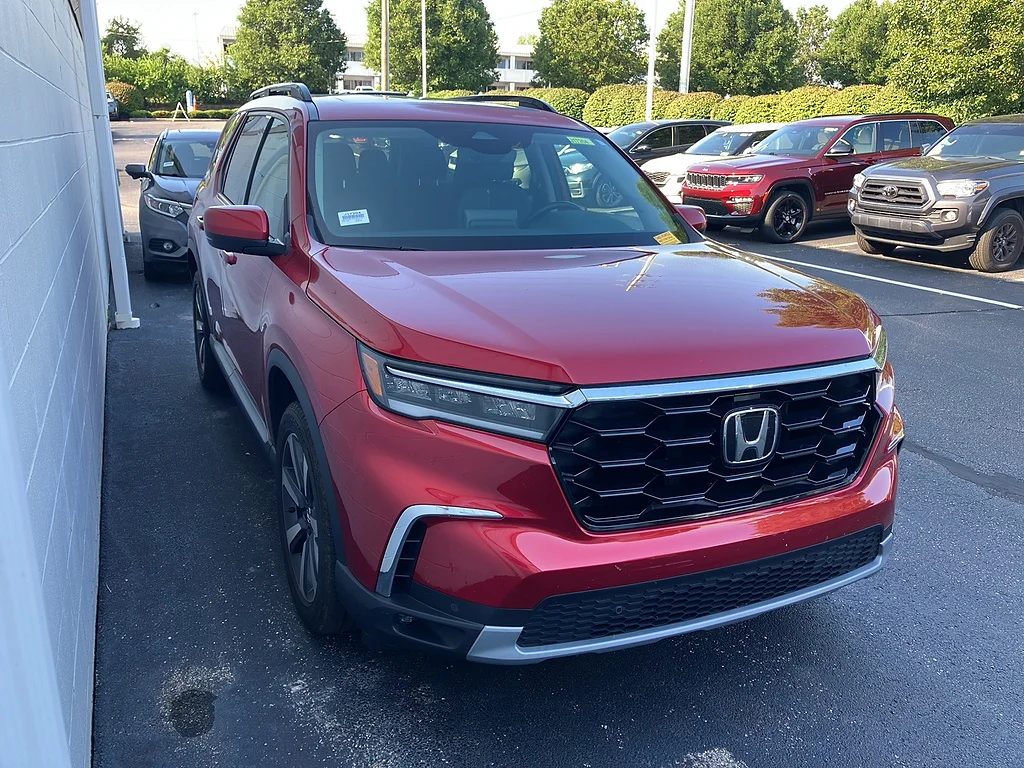 Certified Used 2025 Radiant Red Metallic II Honda Touring image 32