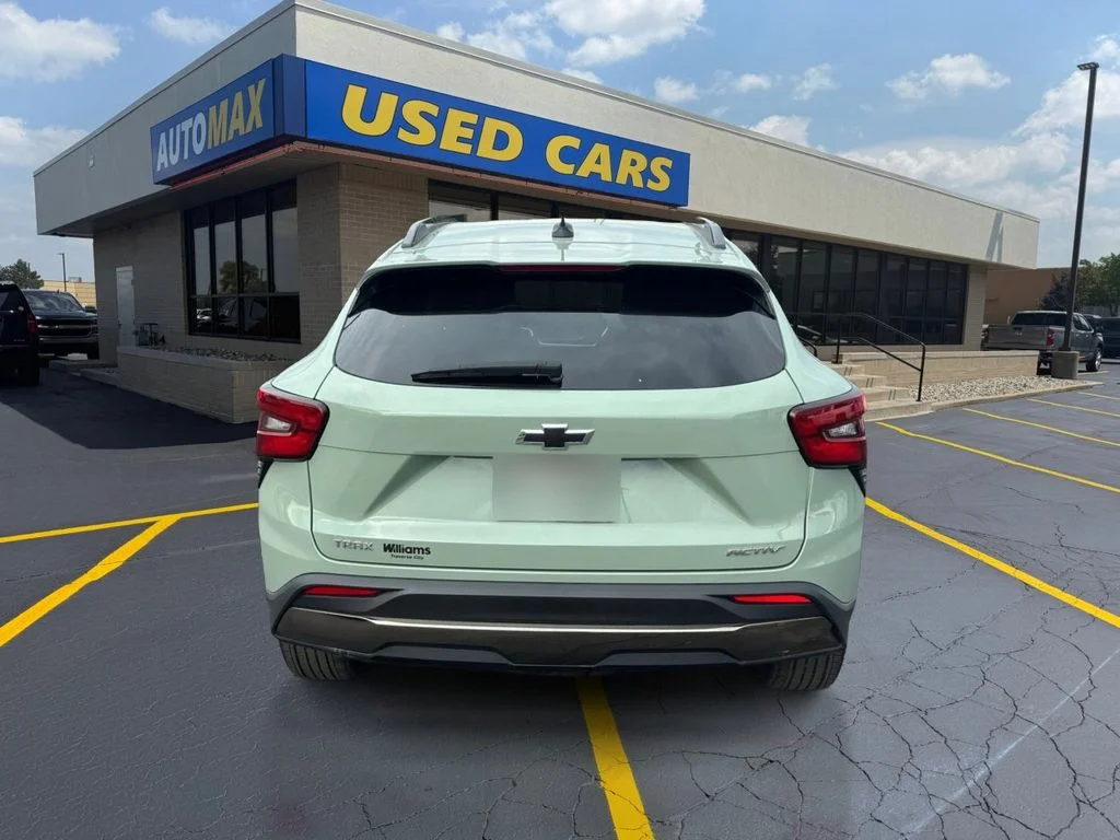 Used 2024 Green Chevrolet ACTIV image 6